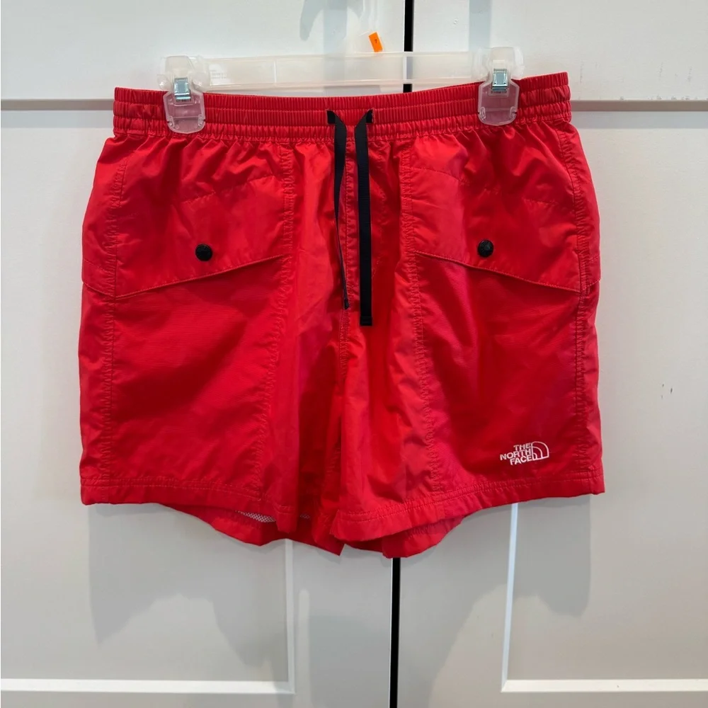 The North Face Women's Red Outline Shorts - Picture 1 of 5